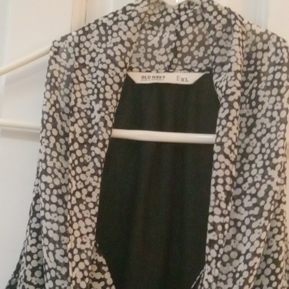 Old Navy Wide Sleeveless Top - Picture 5 of 15